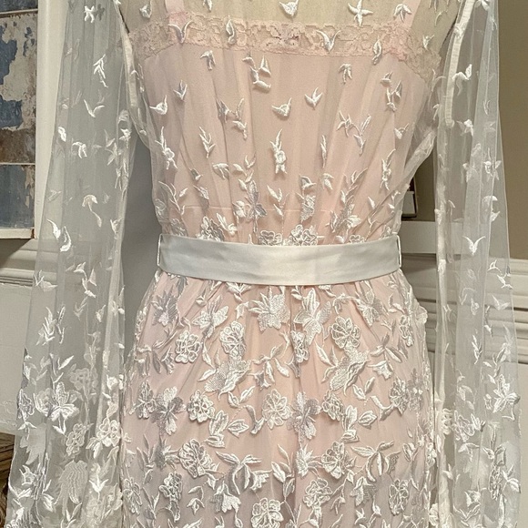 Le Rose Maya Robe - Picture 8 of 14